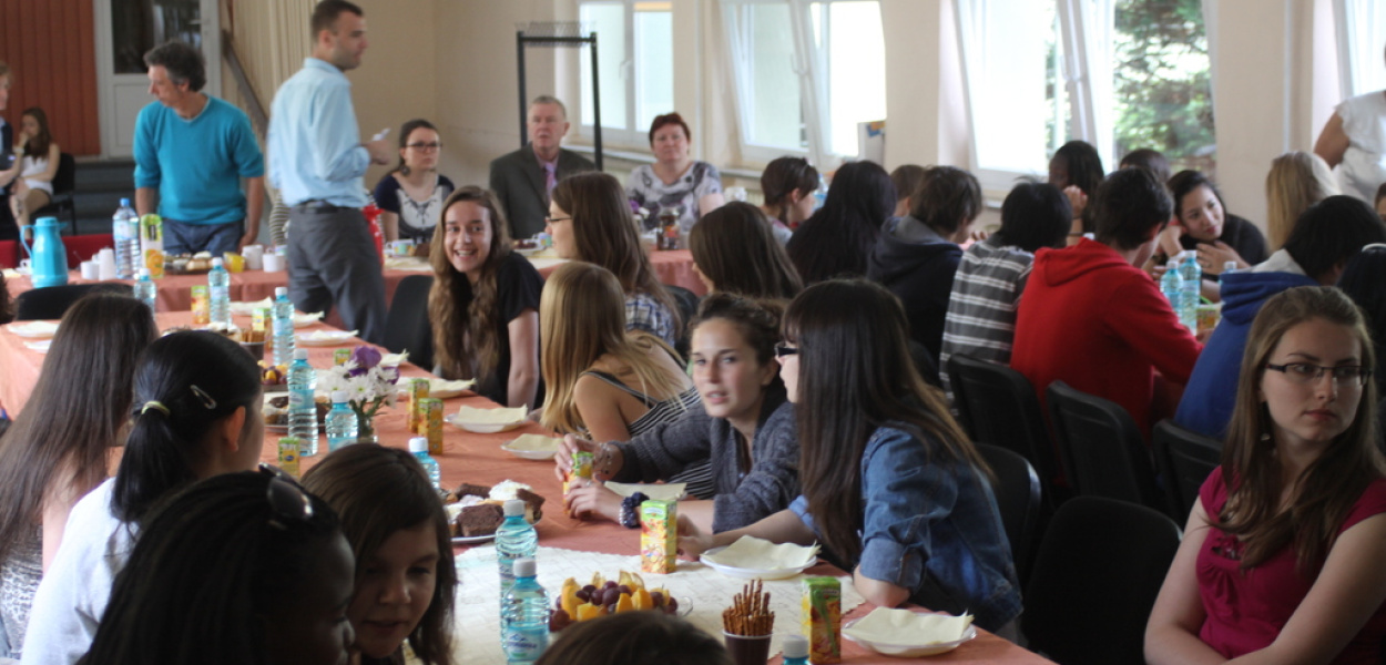 Francuzi żegnani przez legnickich uczniów
