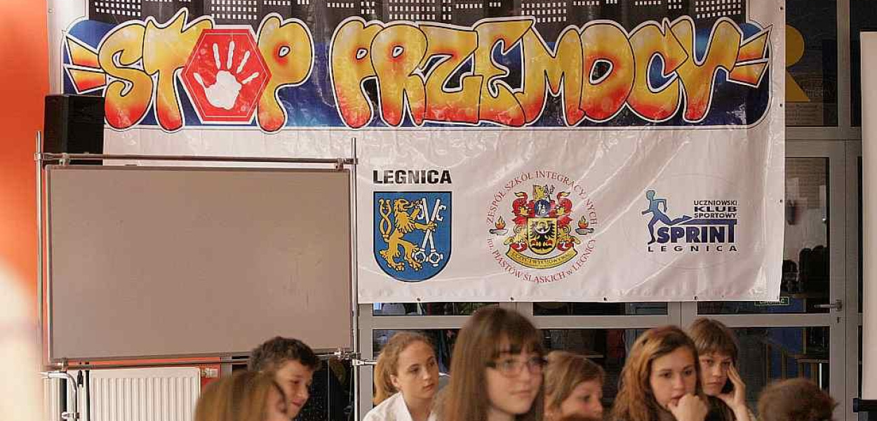 Debatowali przeciwko przemocy w ZSI