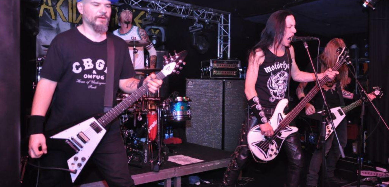 Acid Drinkers czarny koń wieczoru