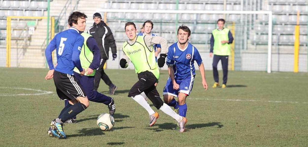 Testowani wygrali sparing