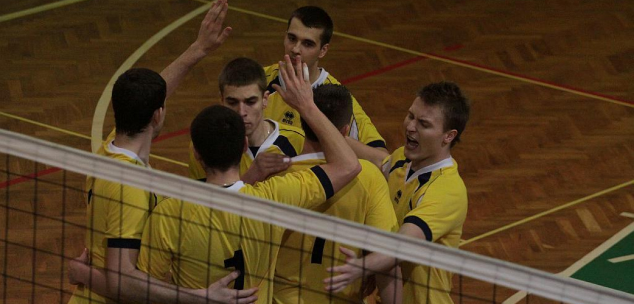 Ikar przegrywa z Chrobrym