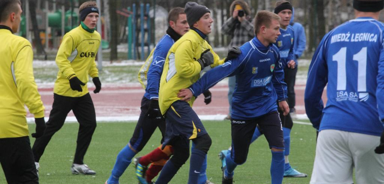 Miedź rozgromiła Iskrę