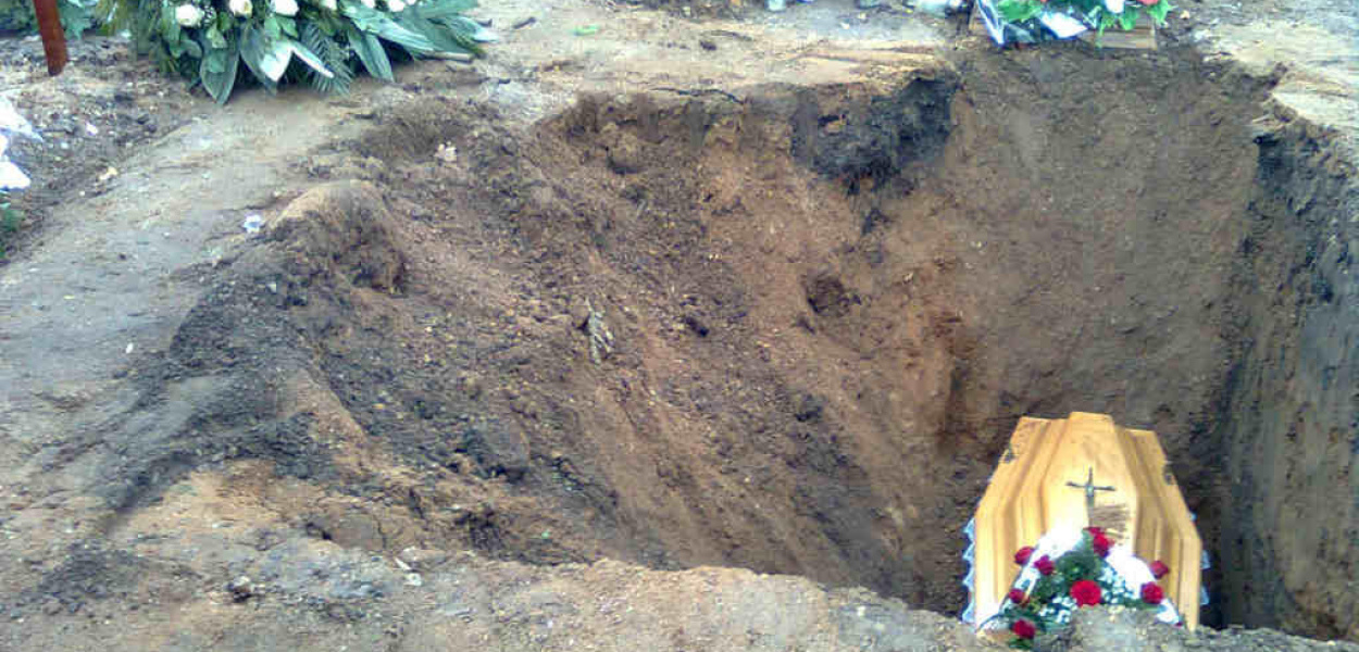 Rodzina zmarłej ma żal do firmy pogrzebowej