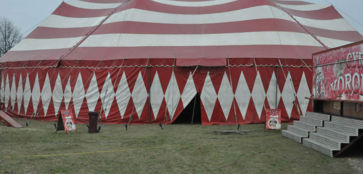 Namiot cyrkowy na Rzeczypospolitej