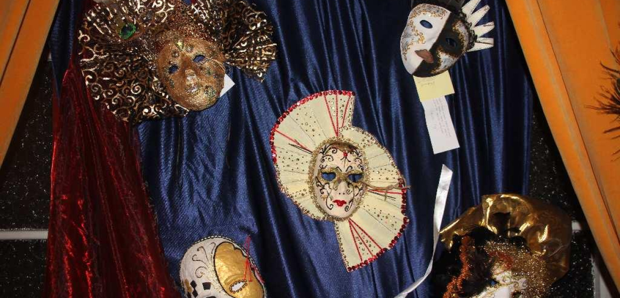 Maski karnawałowe w MCK