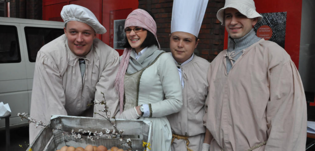 Chleb, śledź, grosz i barszcz od Kobiet Europy 