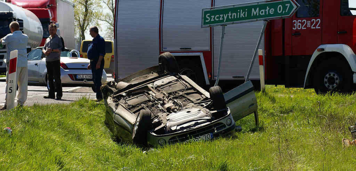 Przed Spaloną zderzyły się dwie osobówki 