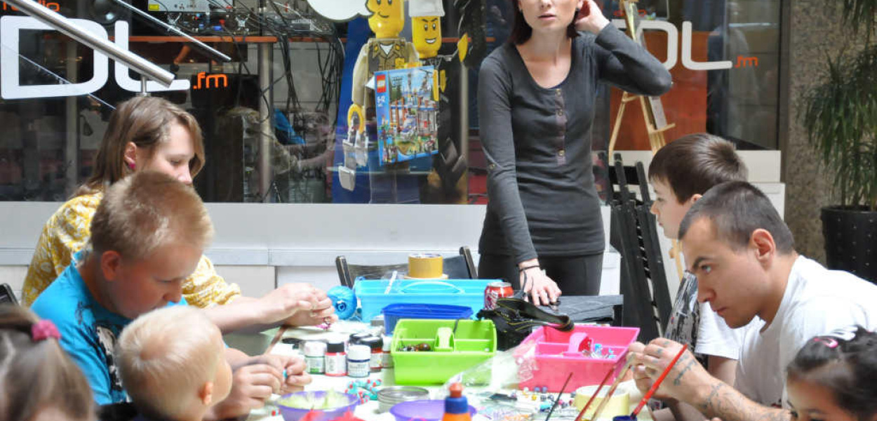 Artystyczna biżuterownia w galerii handlowej 