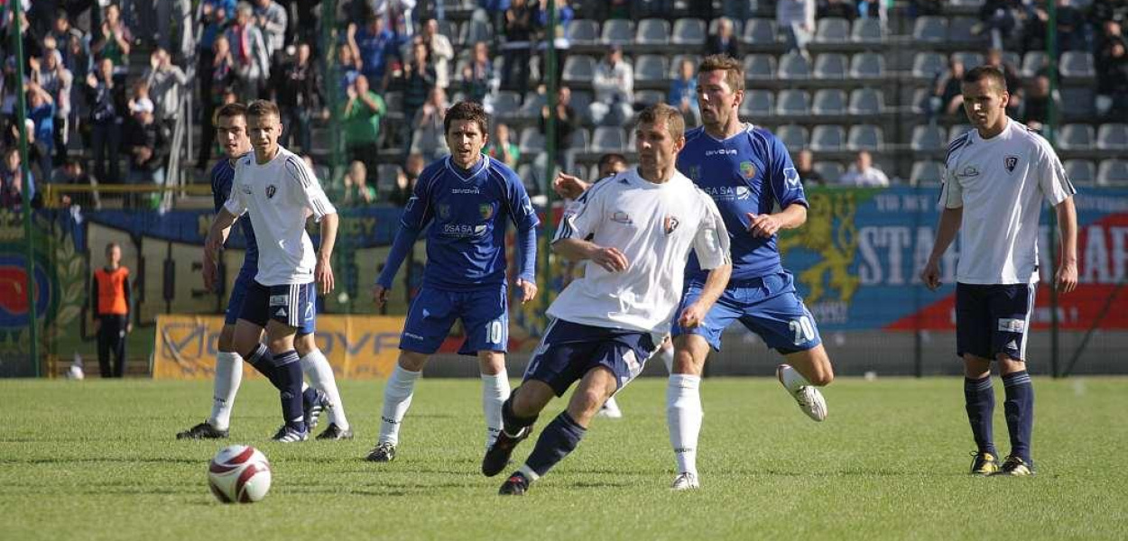 Szampany się mrożą. Trzeba wygrać z liderem wiosny