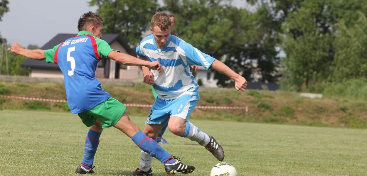 Piłkarskie niższe ligi: Wyniki czwartkowych spotkań