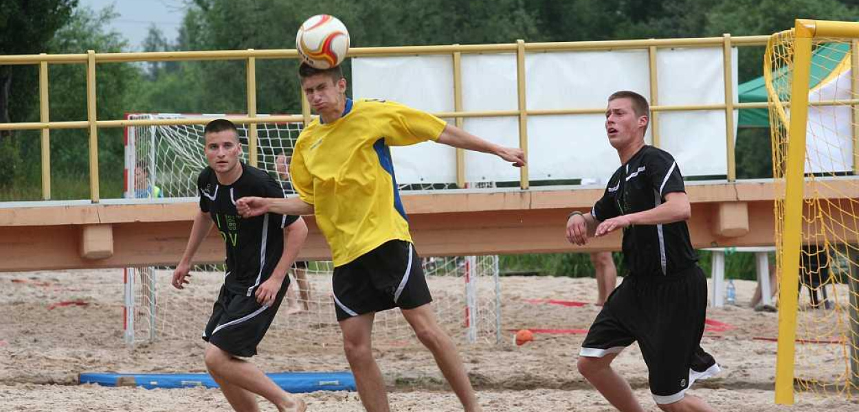 Uczniowie legnickich szkół rywalizowali na plaży
