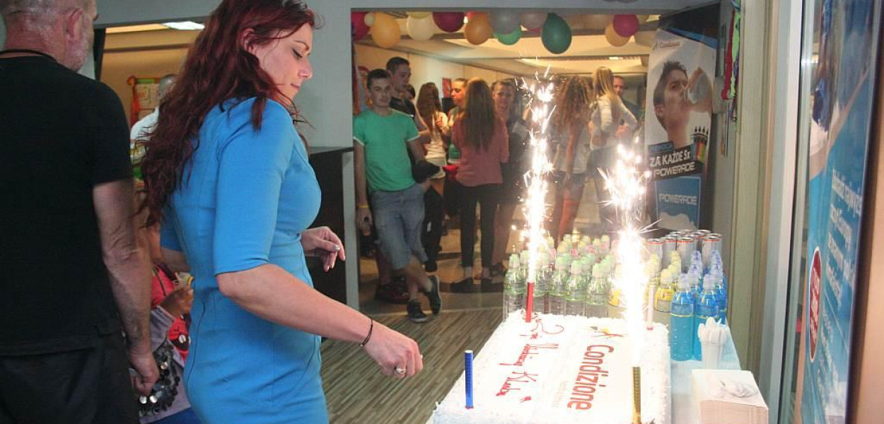 Ogromny tort na drugie urodziny Condizione 