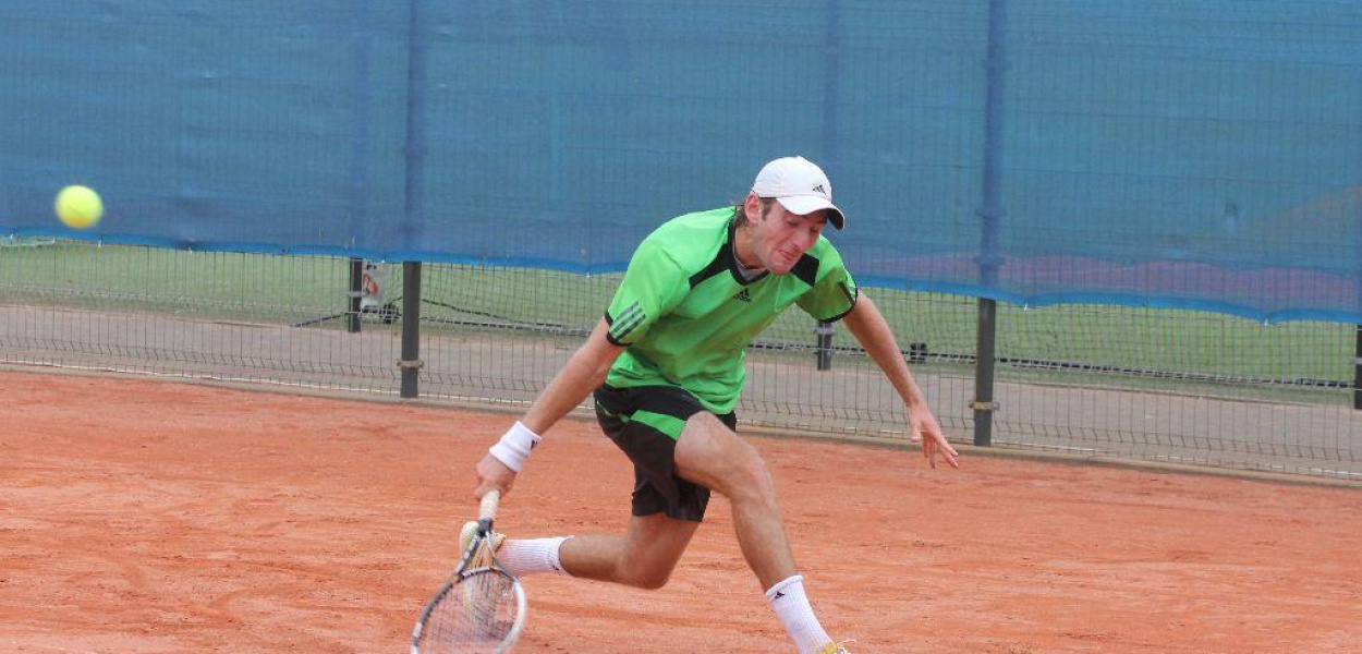 Pierwsza sensacja na kortach Sinet Klubu