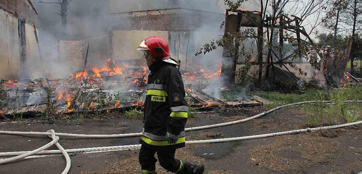 Paliła się była baza legnickiego PKS 