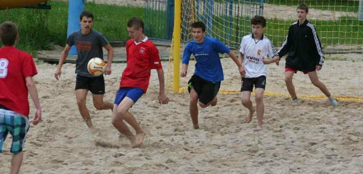 Uczniowie gimnazjów rywalizowali na plaży