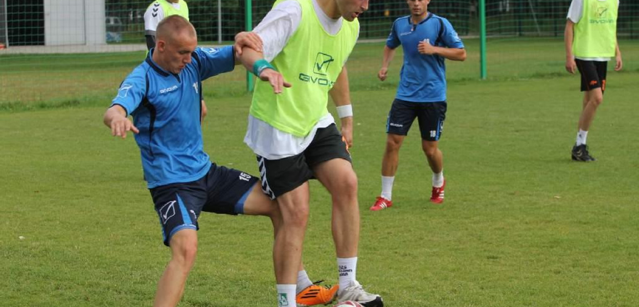 Szczypiorniści Siódemki grali w … piłkę z Miedzią