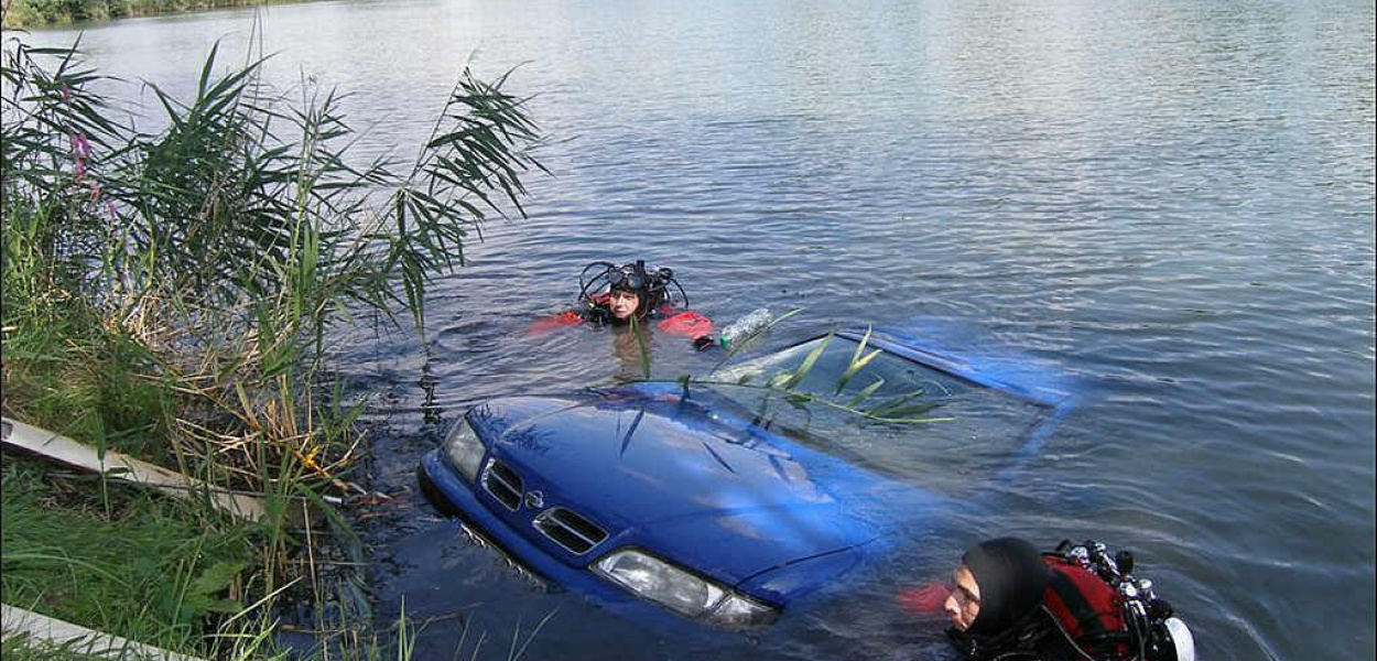 Wędkarz utopił samochód w żwirowni
