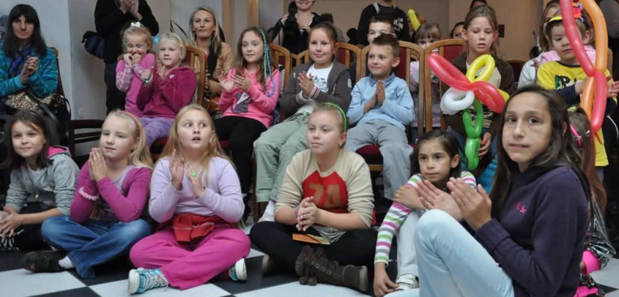 Tłumy na Familiadzie z Galerią Sztuki 