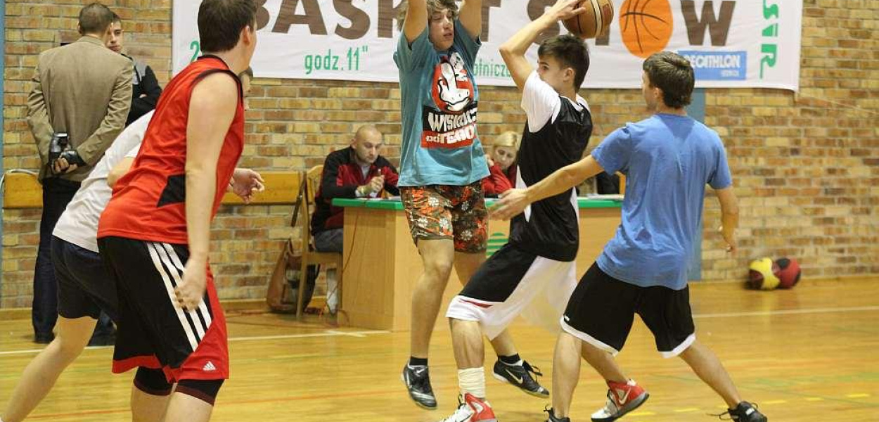 Na Lotniczej rywalizowały trójki koszykarskie