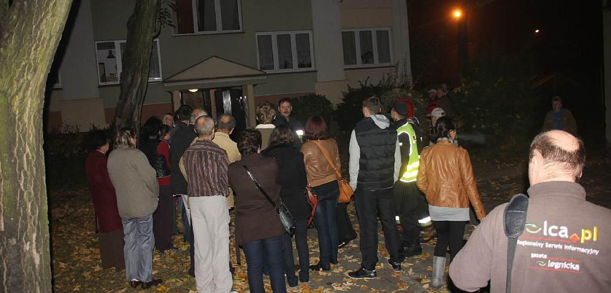 Ewakuacja mieszkańców z powodu pożaru piwnicy 