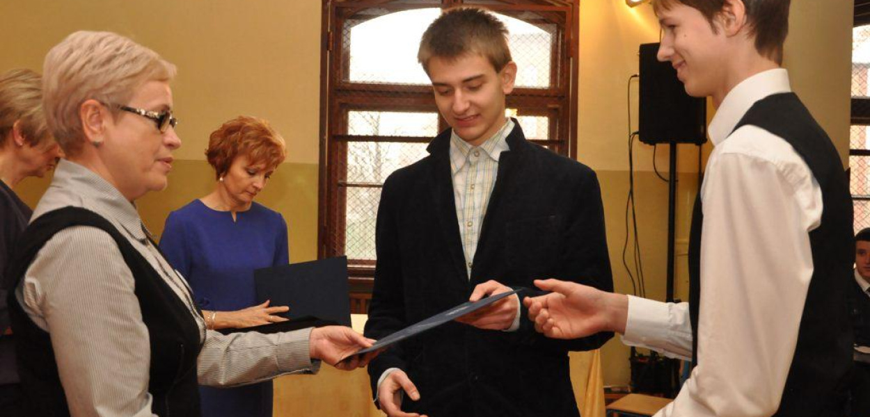 Gimnazjum nr 9 za pan brat z ortografią 