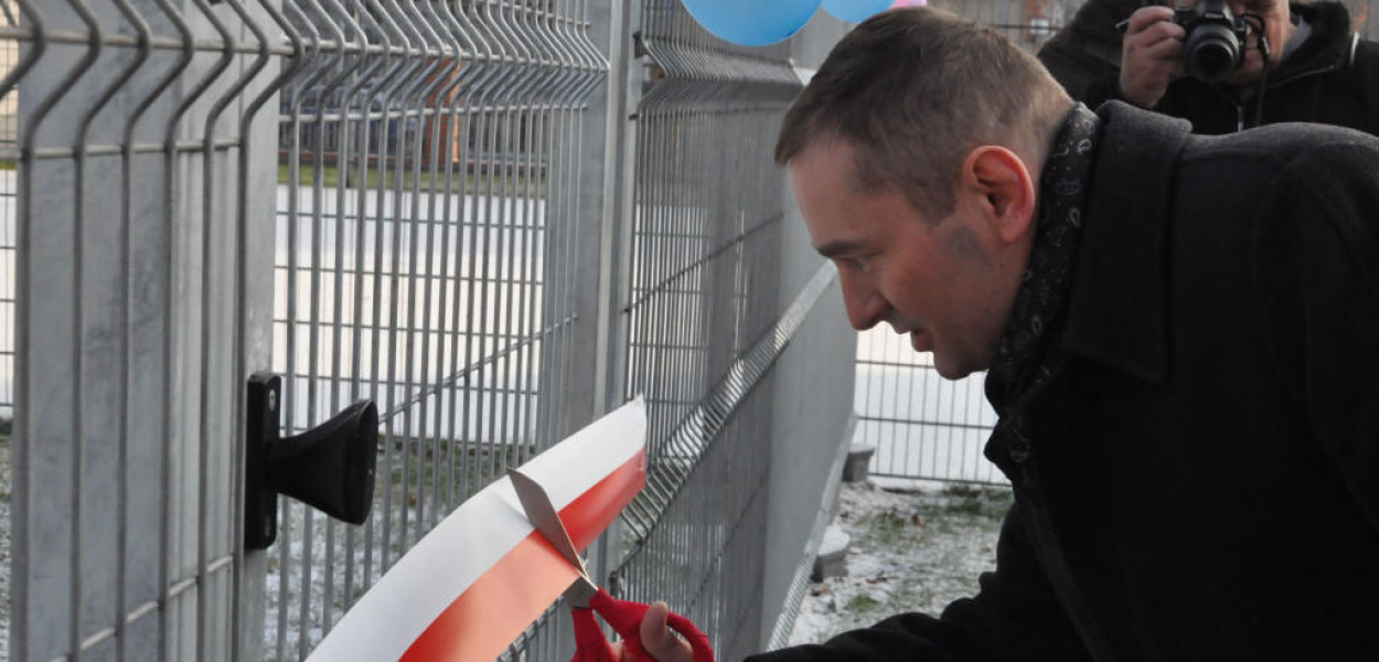 Uczniowie SP nr 1 dostali plac zabaw od Mikołaja