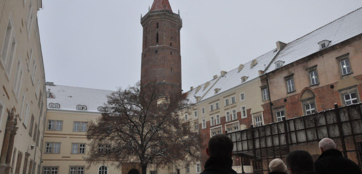 Spacer po wyremontowanym Zamku Piastowskim 