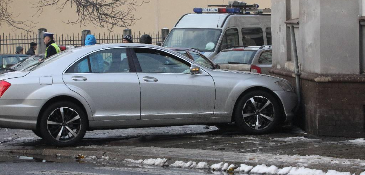 Kolizja na skrzyżowaniu ulic Hutników i Lotniczej