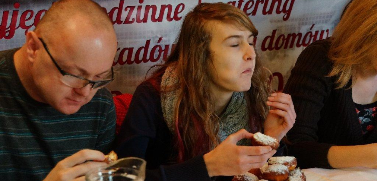 Zgarnęli karnety w pączkowych mistrzostwach 