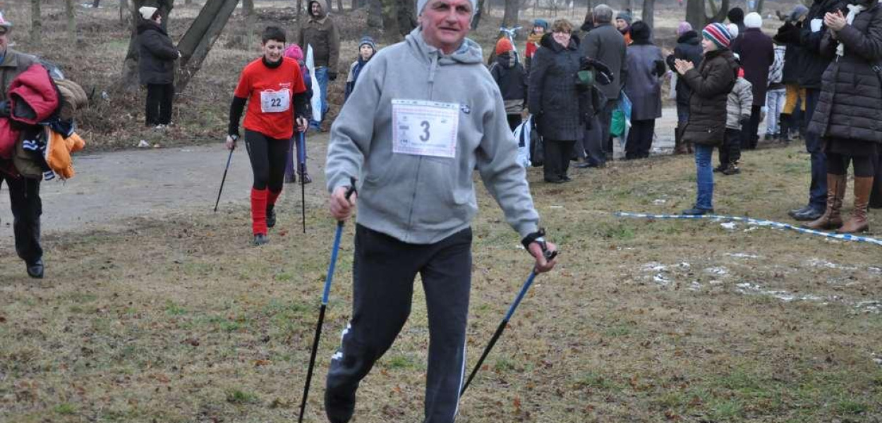 Marsz gorących serc z kijami w Ścinawie 