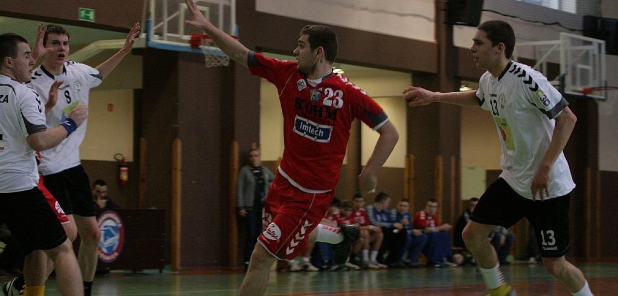 Pewne zwycięstwa juniorów Siódemki i Dziewiątki