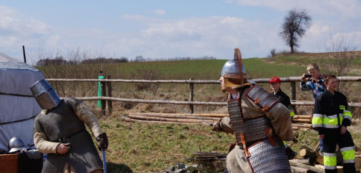 Mongołowie i motocykliści w Raczkowej