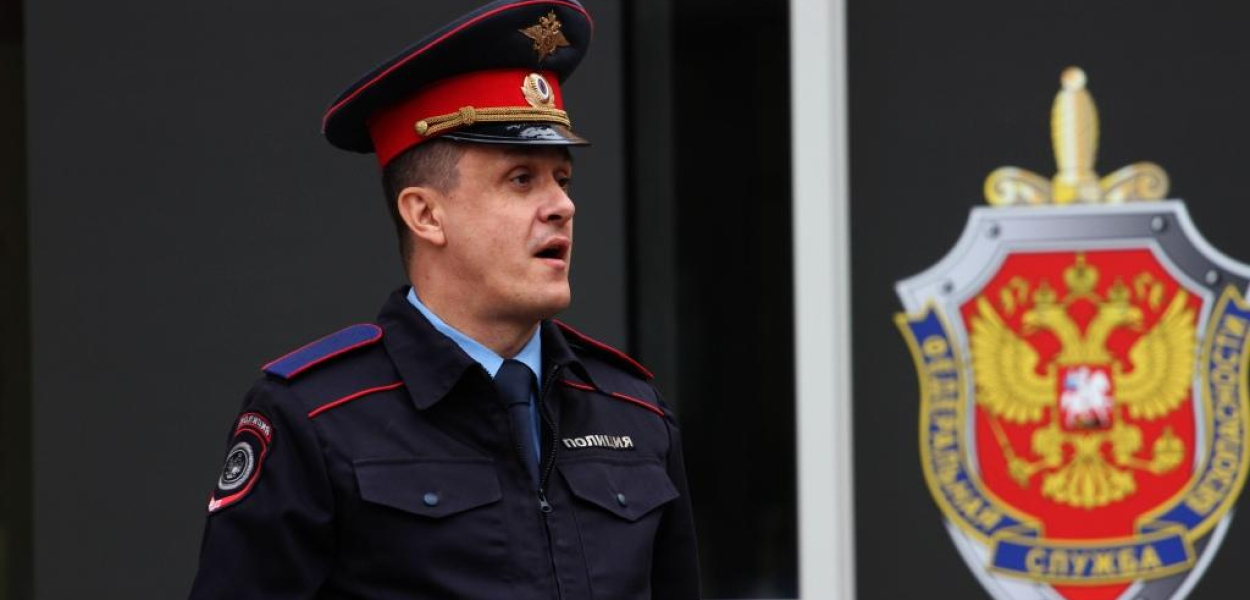 Legniccy policjanci w kostiumach ze Szklanej Pułapki 5