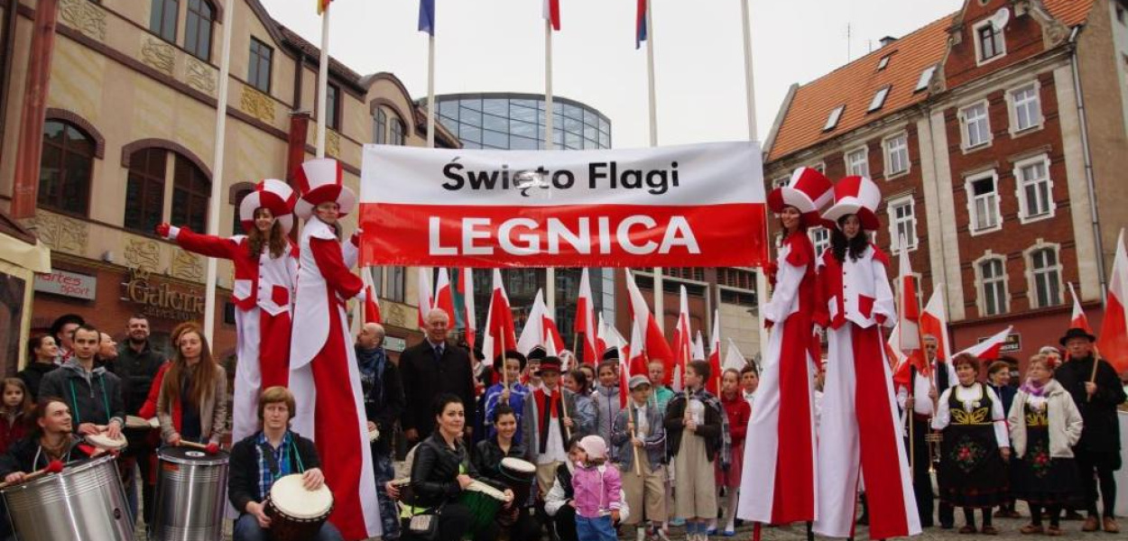 Marsz Flagi - tradycyjny, ale nowoczesny