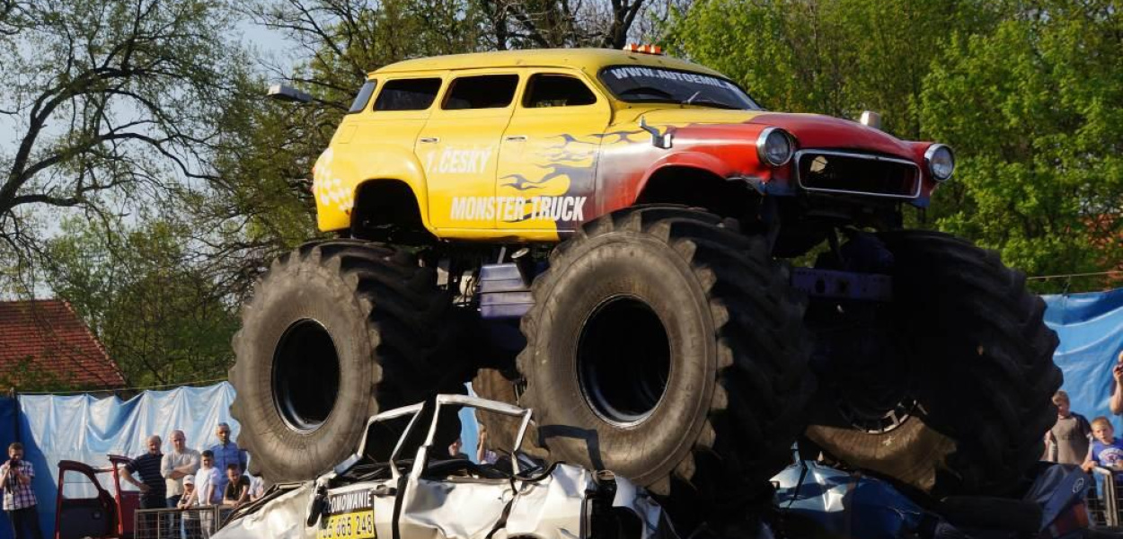 Niezwykły pokaz Monster Show w Chojnowie