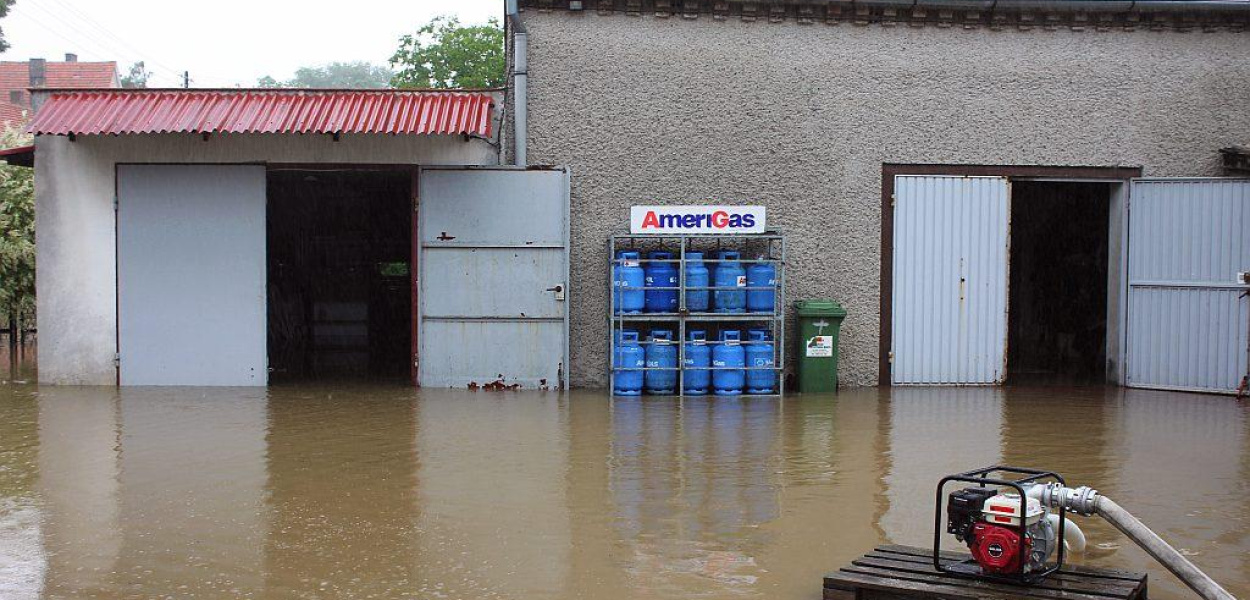 Strażacy walczą w Taczalinie z szalejącym żywiołem