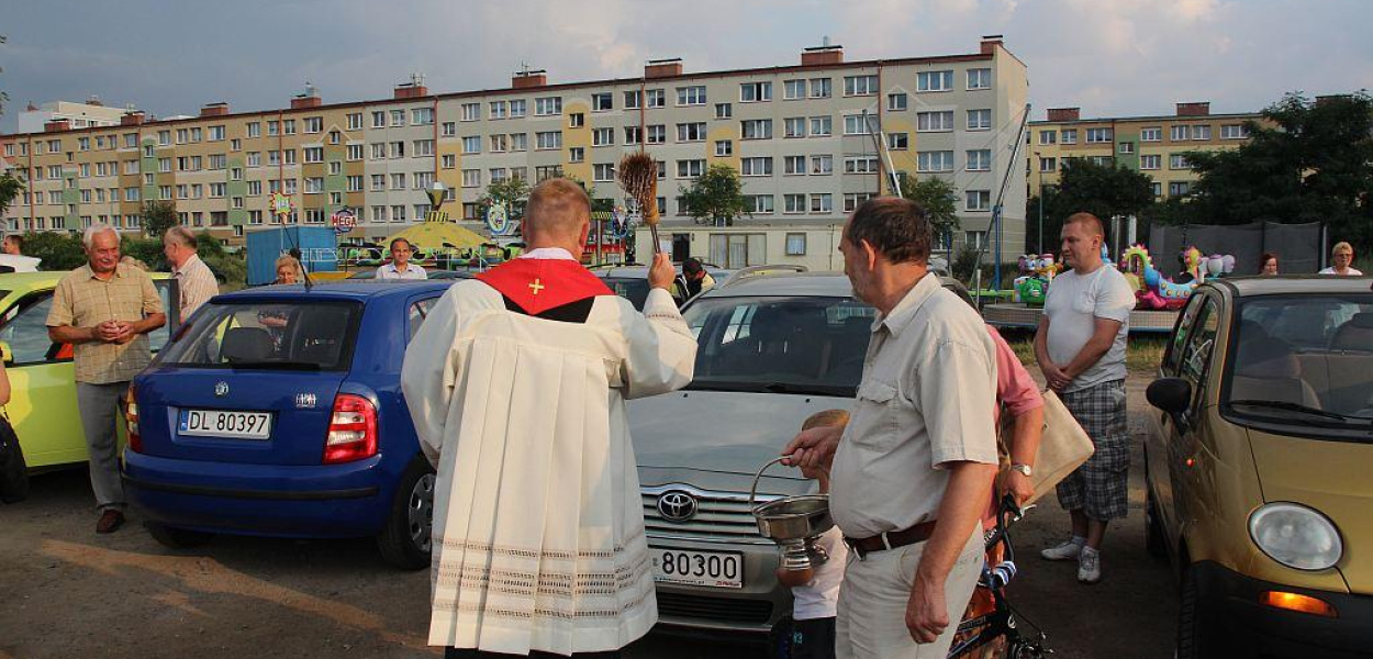 Poświęcili auta w parafii na Koperniku