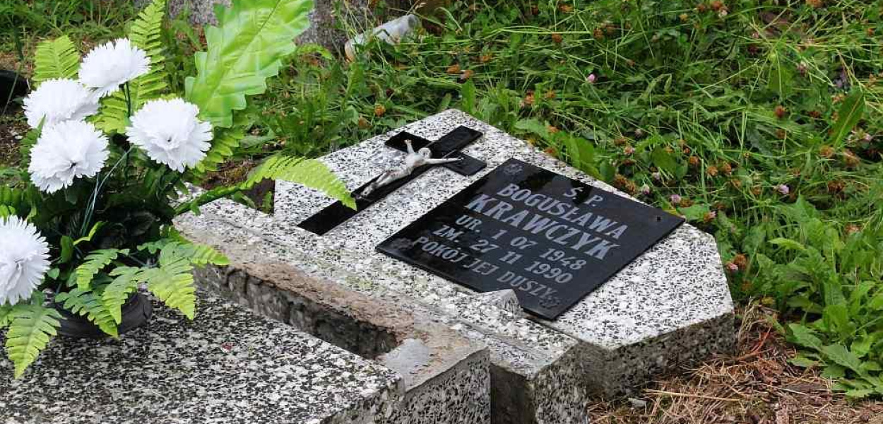 Połamali krzyże na cmentarzu przy Wrocławskiej