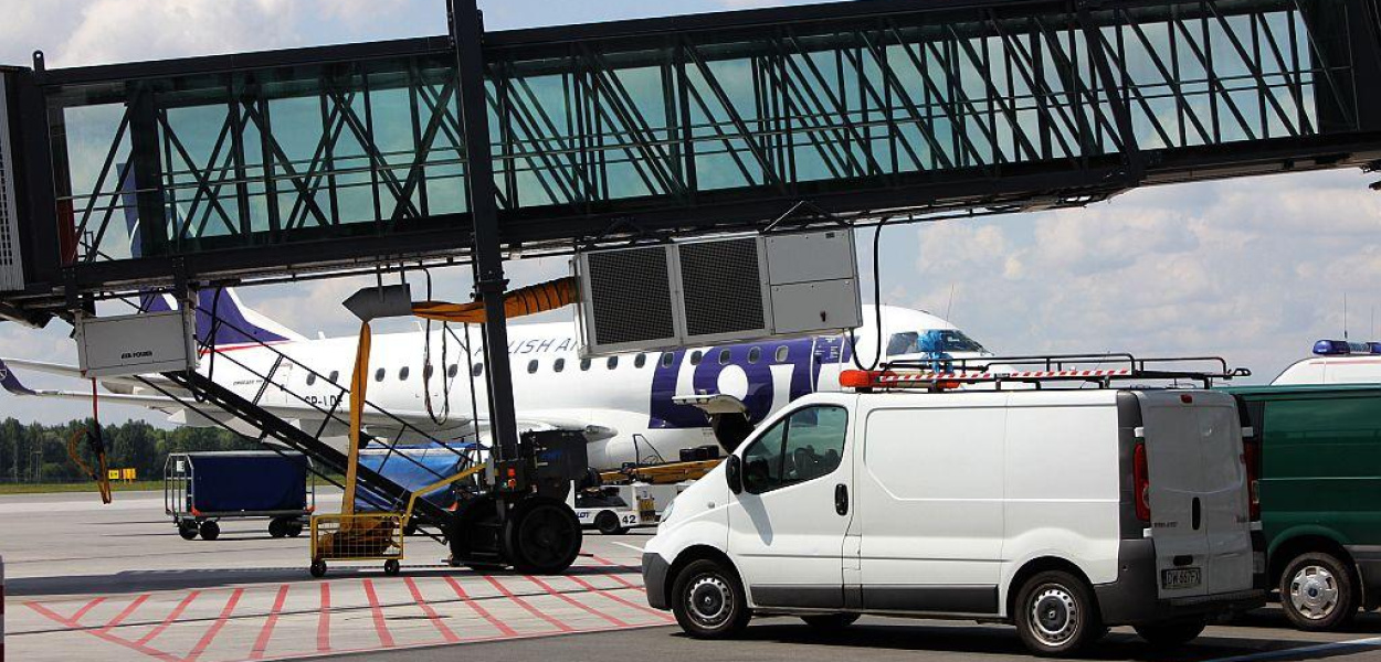 Kulisy pracy wrocławskiego lotniska odkryte