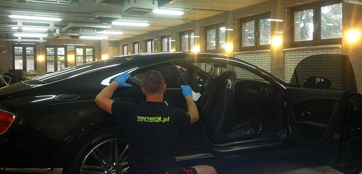 Pomyśl o foliach SOLAR SCREEN w Twoim aucie!