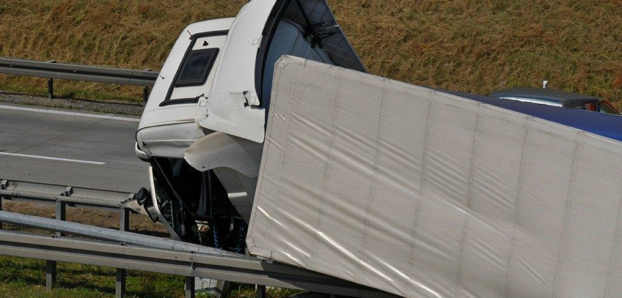 Niegroźny wypadek na autostradzie A4