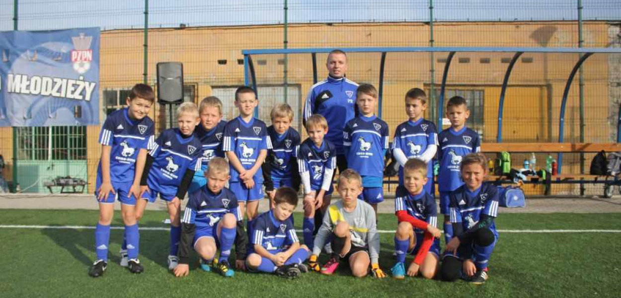 Młodzi piłkarze walczą o Mistrzostwo Polski FA