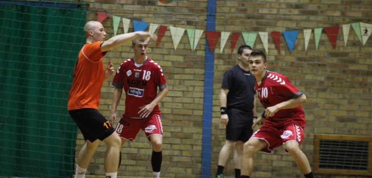 Juniorskie derby dla szczypiornistów Siódemki
