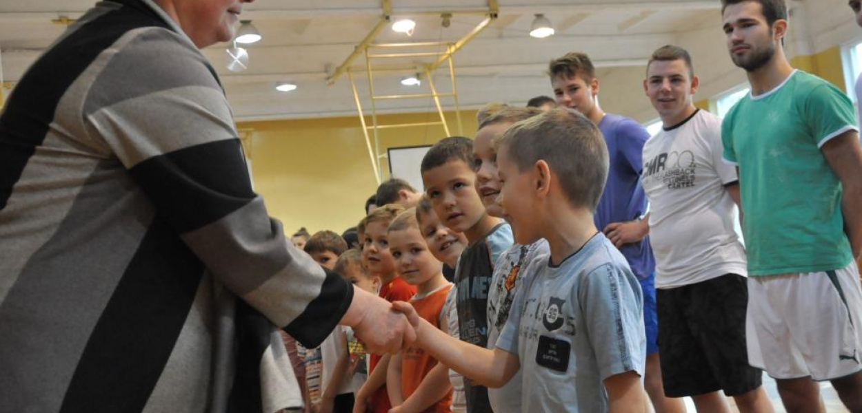 Sportowa lekcja przedszkolaków i maturzystów 