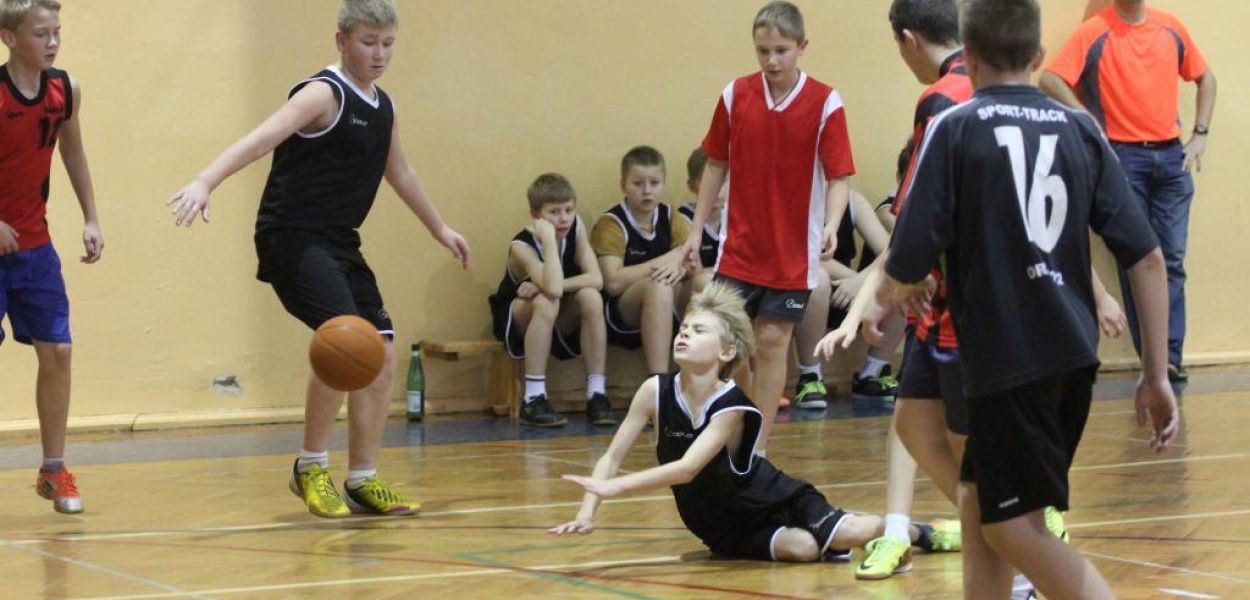 Chłopcy z SP 18 koszykarskimi mistrzami Legnicy