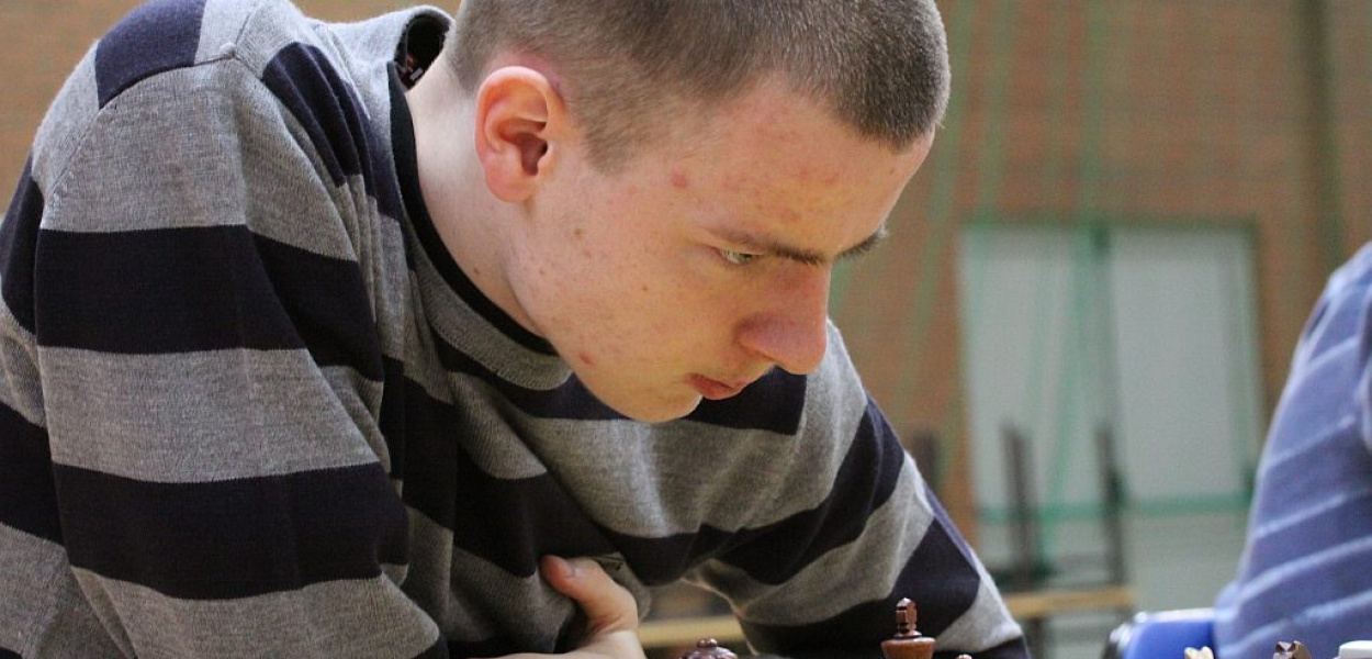 Szachowa sensacja! Sabuk ograł Simacka