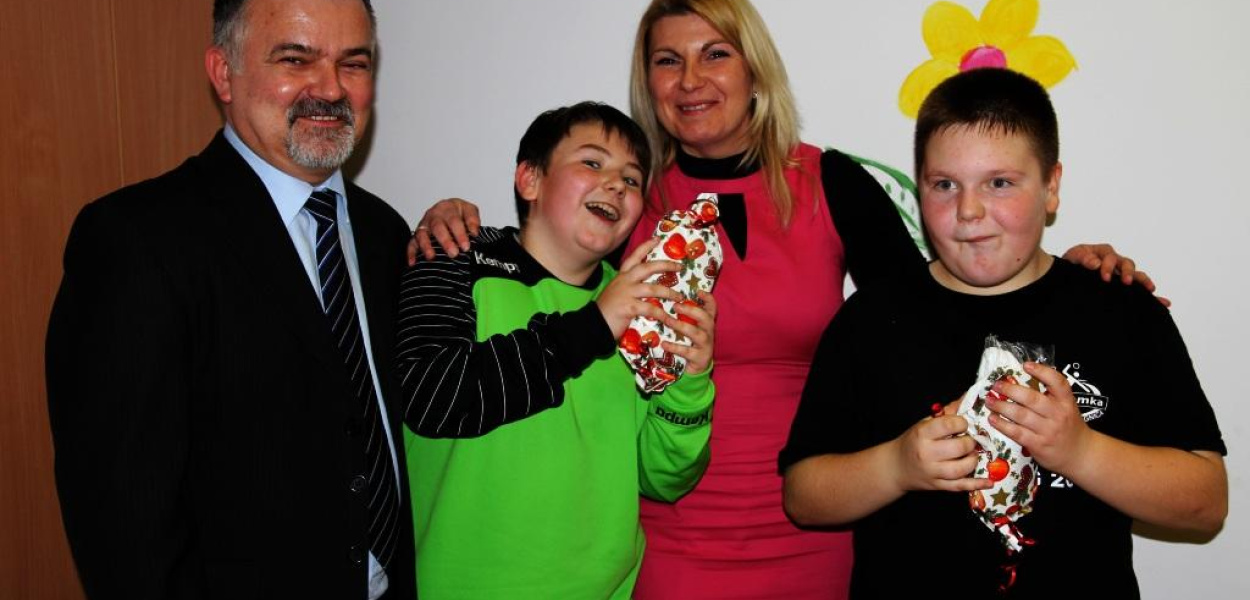 Szczypiorniści zamienili piłkę na pistolet laserowy