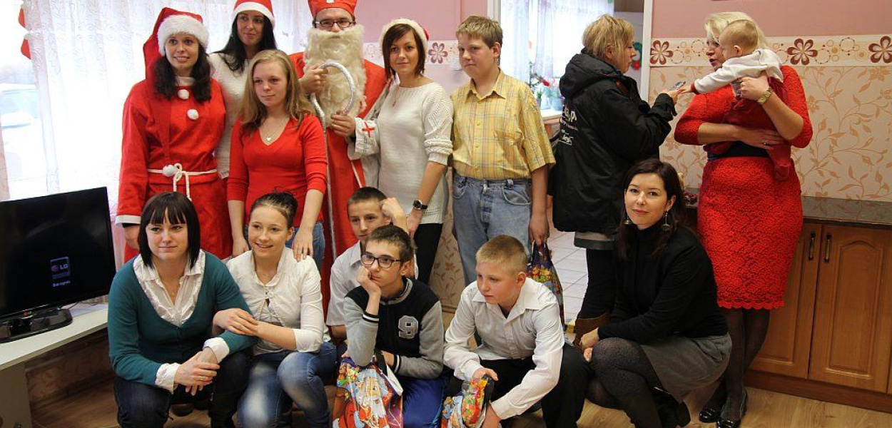 Studenci zanieśli dzieciom prezenty i radość