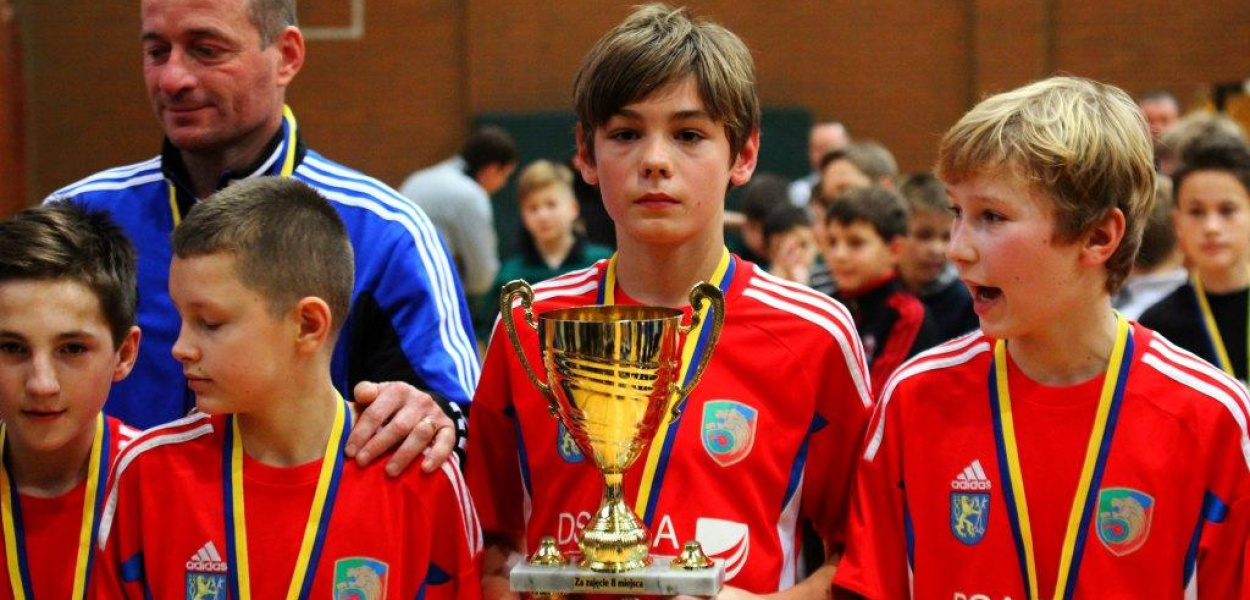 Miedź Legnica druga w turnieju mikołajowym