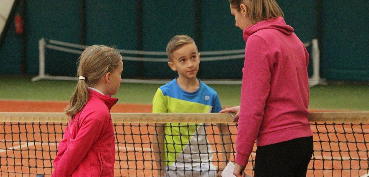 Przysiężny gwiazdą mikołajkowego turnieju tenisa